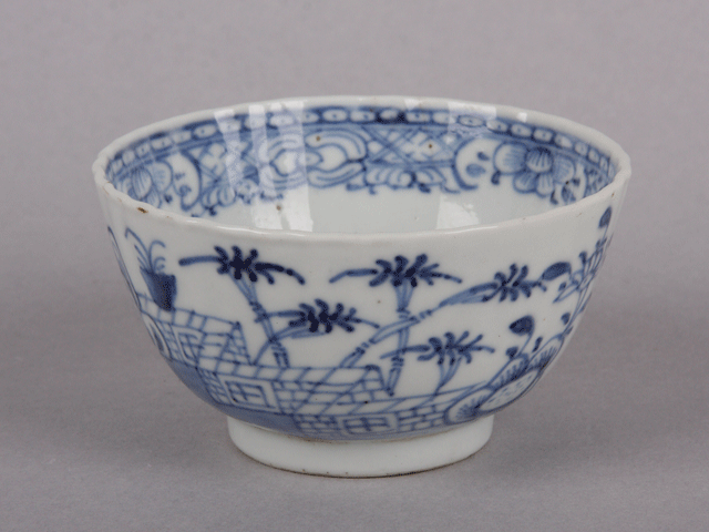 Blue and white ware teacup