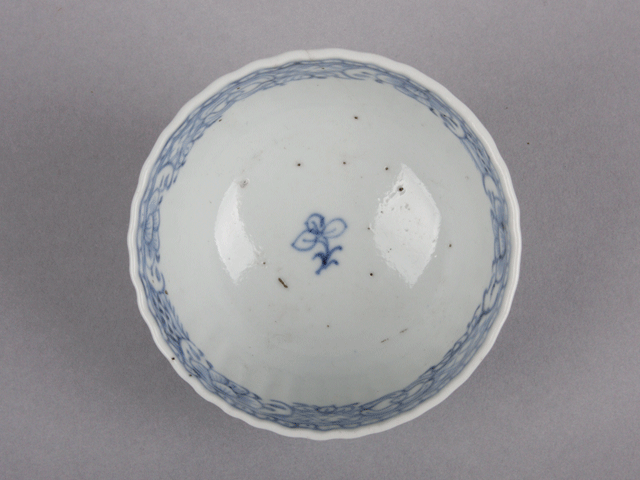 Blue and white ware teacup